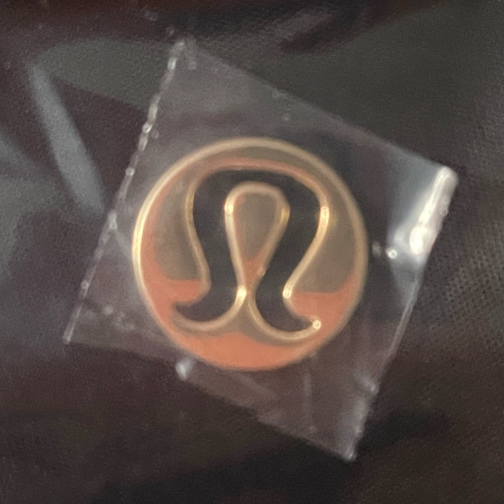🖤NWT Lululemon Black & Gold Hardware Everywhere Belt Bag 1L